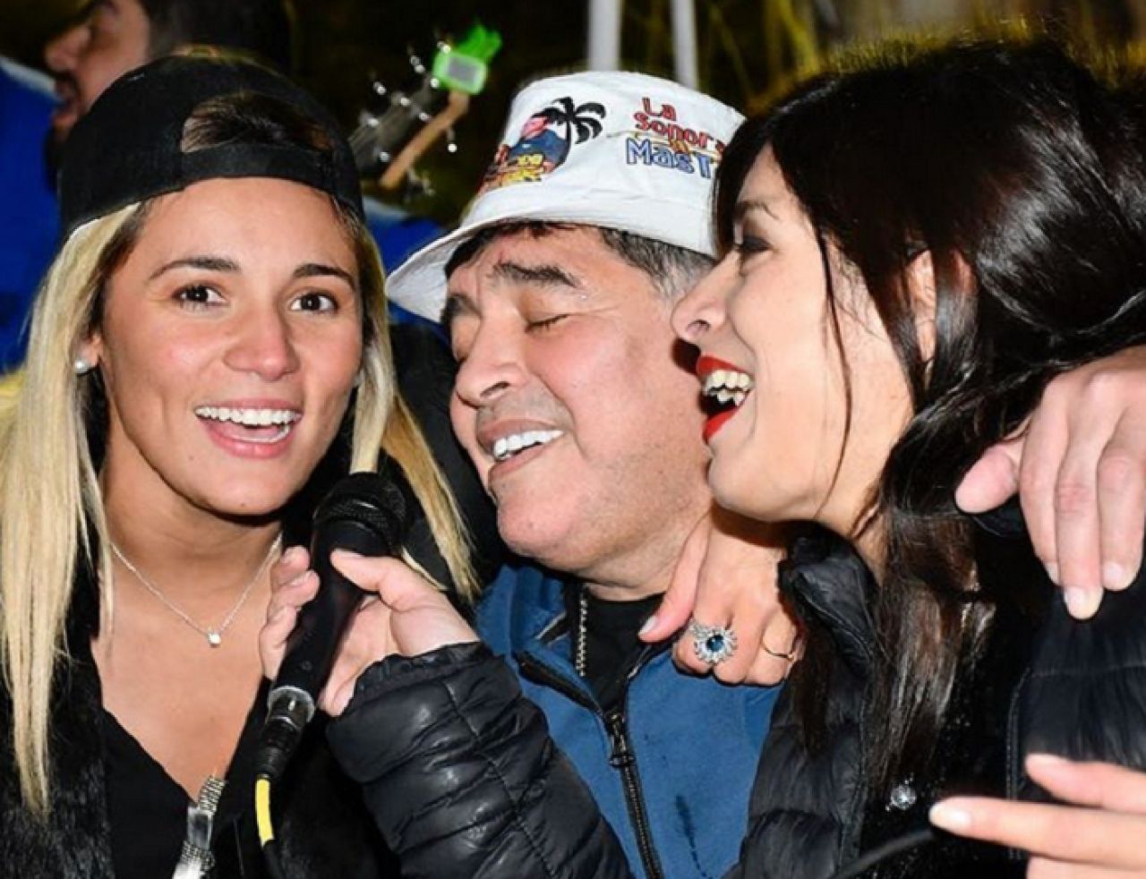 Probleme fara sfarsit! Maradona, parasit de iubita si dat afara din casa pe care chiar el o cumparase!_1
