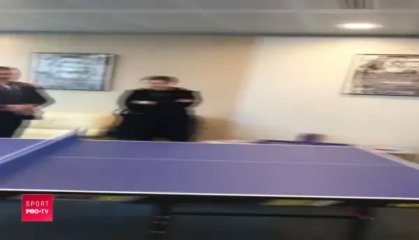 ROMANIA - RUSIA LIVE | Covaliu a jucat tenis de masa cu Ministrul Tineretului din Franta. VIDEO