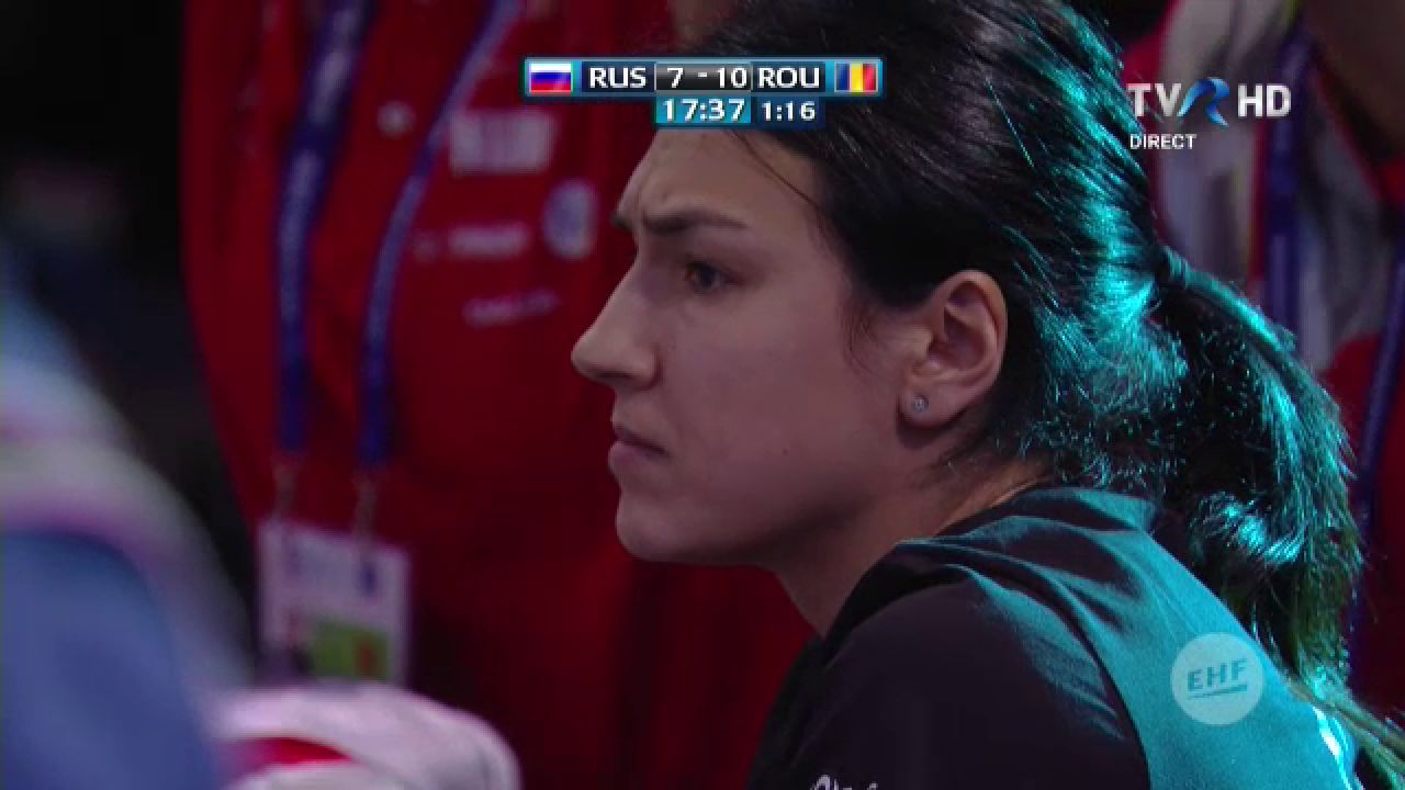 ROMANIA - RUSIA, EHF EURO | Cristina Neagu, ULTRAS pentru Romania! Cum a fost surprinsa de camere la meciul cu Rusia. FOTO_5