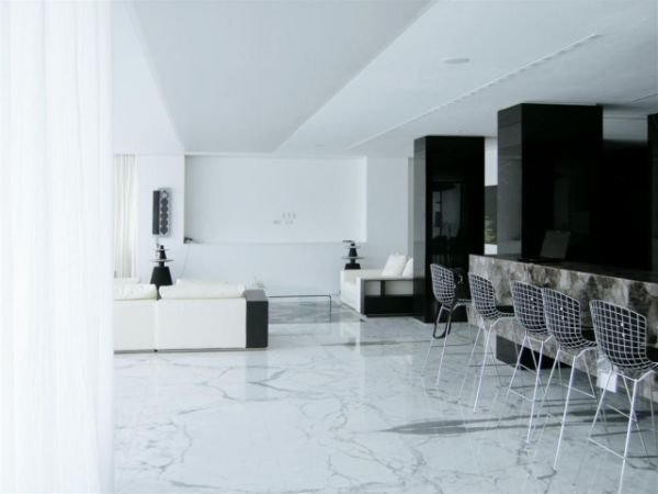 Cum arata PALATUL de lux in care locuieste Tiriac, cel mai bogat roman. Doar baia are 250 metri patrati. FOTO_8