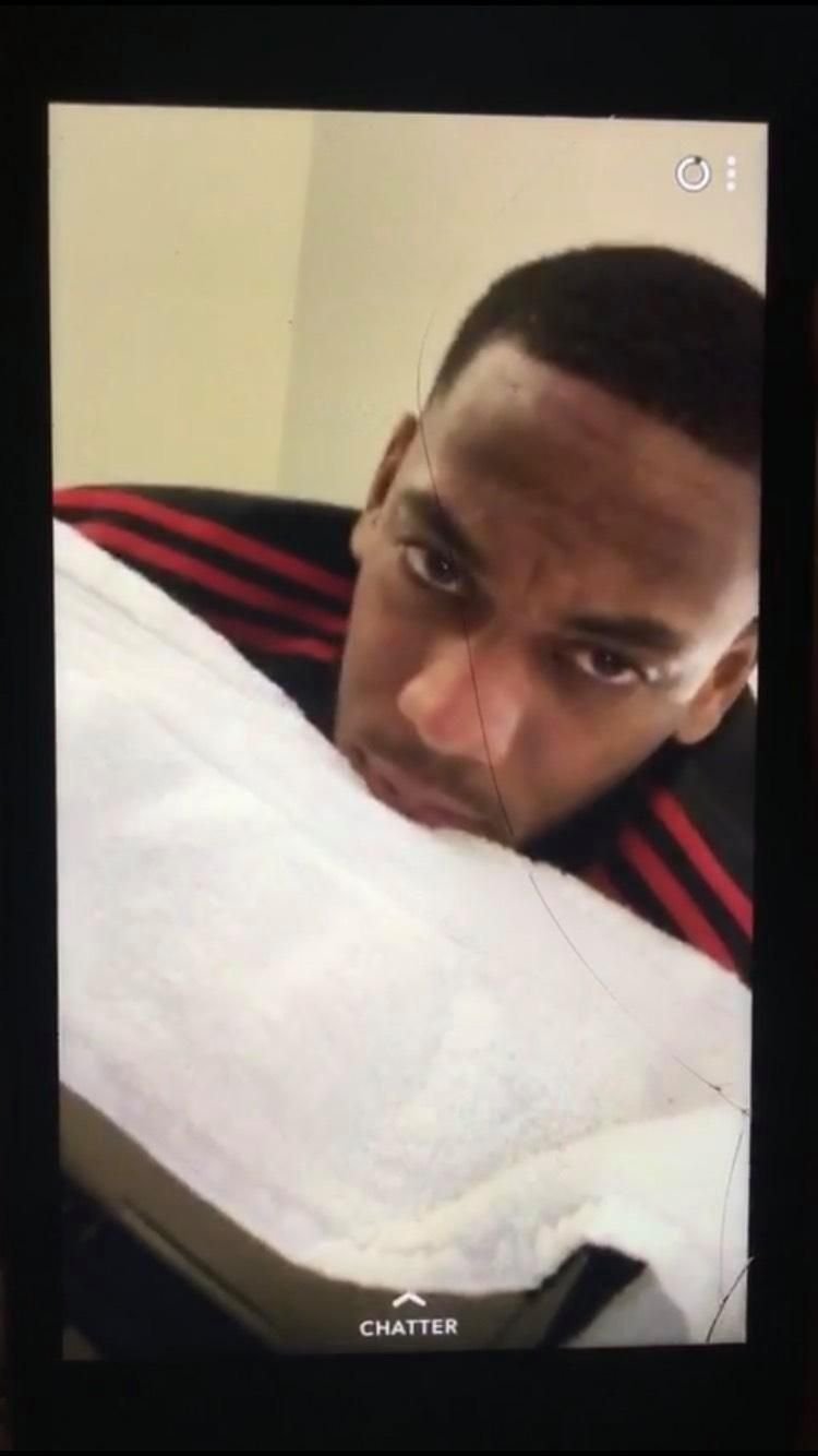 Martial, POZE DEZBRACAT cu o femeie in timp ce sotia era acasa gravida! Starul lui United s-a facut de ras!_5