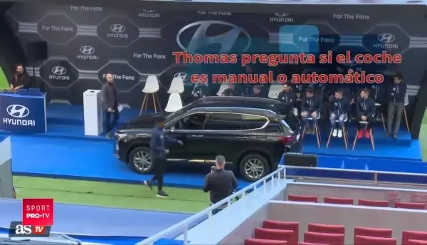 Un jucator de la Atletico a comis-o: a primit masina gratis din partea sponsorului, dar cateva secunde mai tarziu s-a oprit in reclame cu ea