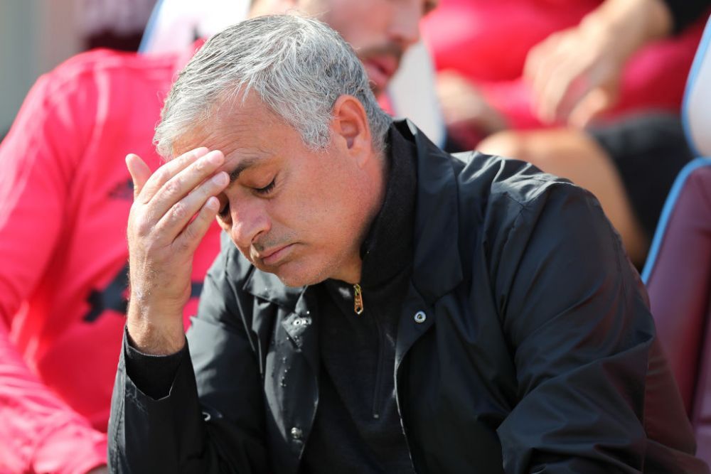Afara de la United, afara si din casa? The Sun a dezvaluit ca Mourinho are o amanta cu 14 ani mai tanara. Cum arata femeia cu care e cuplat din 2010_1