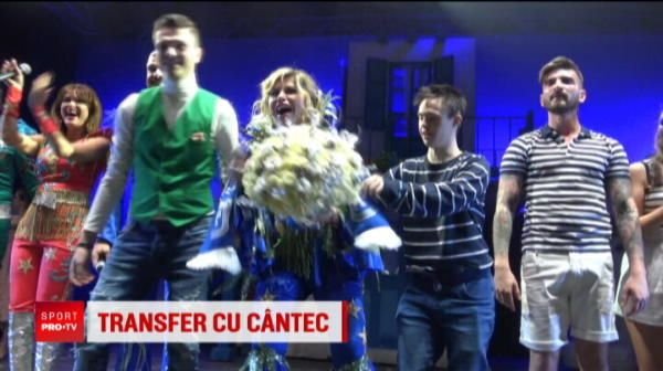 Loredana face colectie de tricouri cu Craiova! Cantareata le-a propus si un jucator oltenilor! Cine este alesul ei!