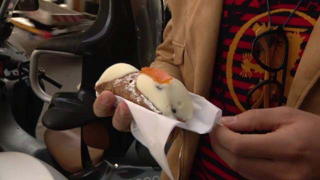 E o bomba calorica! :) Cu ce inlocuieste Puscas sarmalele de Craciun! Atacantul nationalei are meci maine