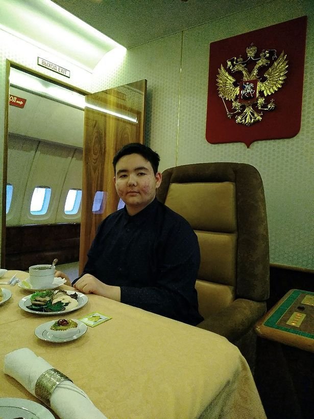 Avionul de 430 milioane al lui Putin are WC placat cu AUR, dormitor, sala de fitness si de conferinte. FOTO_8