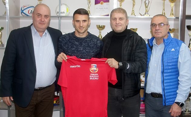 Jucatorul din LIGA A 3-A care are un salariu mai mare decat jumatate dintre fotbalistii LIGII I! Dezvaluiri incredibile despre atacantul care nu a facut fata la Astra