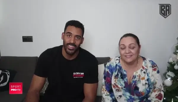 Ai furat din magazine? Benny, pus in dificultate in timpul unui INTERVIU SPECIAL: raspunsul imediat dat de uriasul din ring