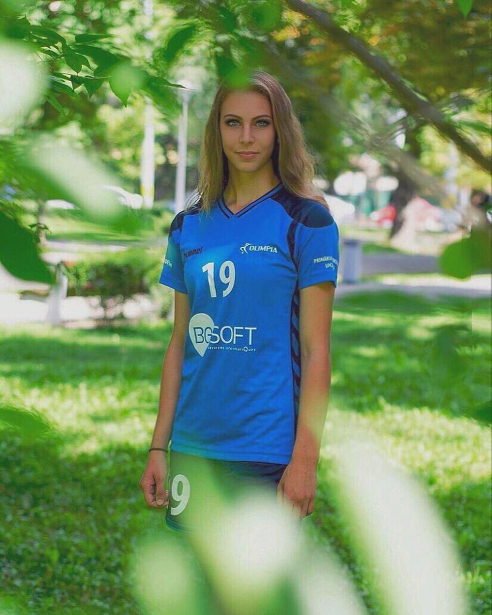 Cum arata fotbalista care a marcat GOLUL ANULUI pentru nationala! L-a invins de doua ori pe Ianis Hagi! VIDEO_2
