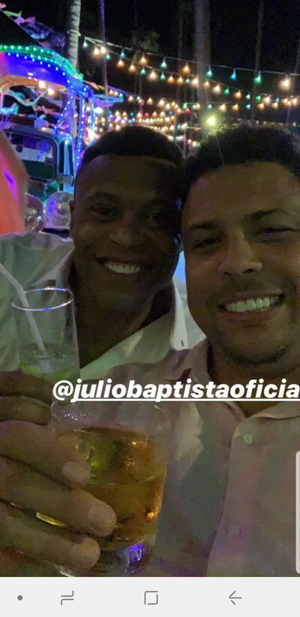 Invizibil in Liga I, Julio Baptista e superstar in Brazilia! A facut Revelionul cu Ronaldo! Cum s-au pozat cei doi