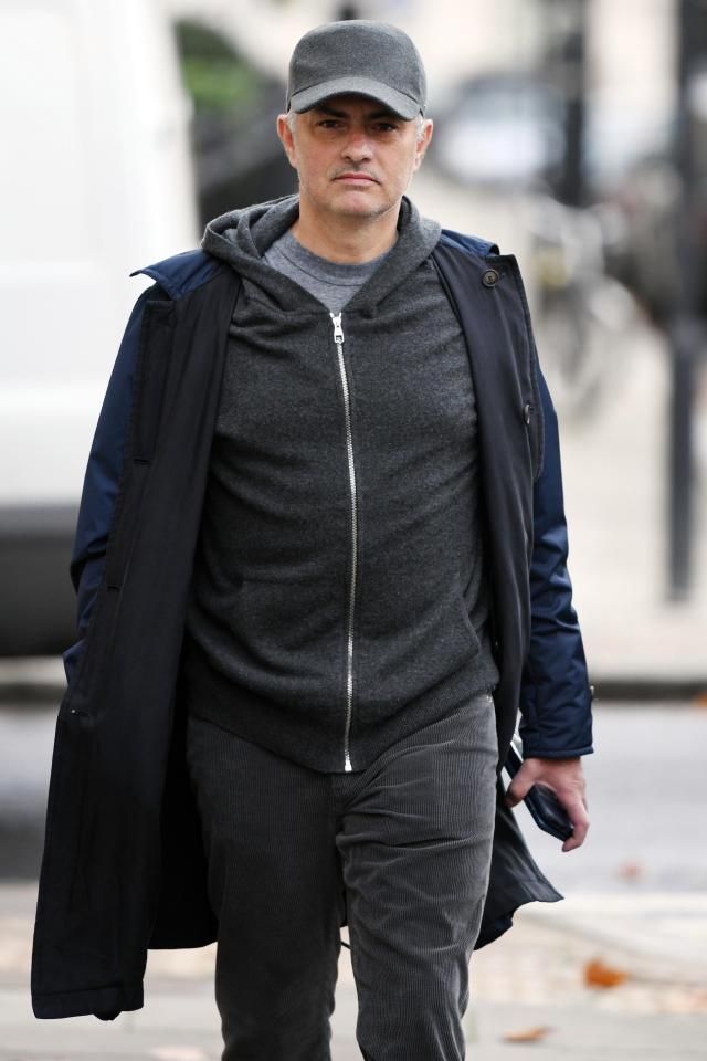 Ce a ajuns Mourinho! Un fan Manchester United l-a vazut prin Londra si s-a dus direct catre el. Ce i-a spus_3
