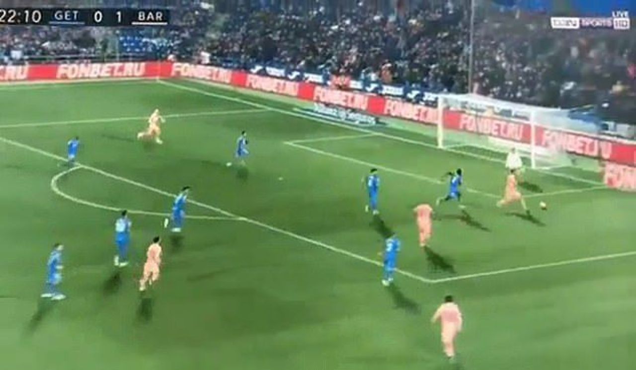 Messi a dat deja PASA ANULUI 2019! Faza SENZATIONALA cu care a eliminat jumatate din echipa adversa! VIDEO_3