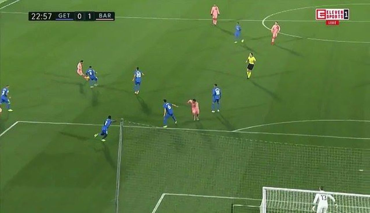 Messi a dat deja PASA ANULUI 2019! Faza SENZATIONALA cu care a eliminat jumatate din echipa adversa! VIDEO_4