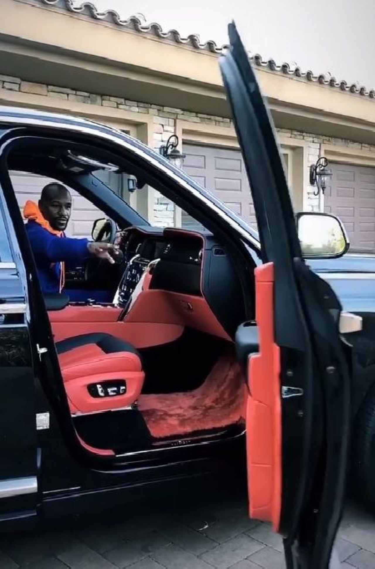 O zi din viata lui Floyd 'Money' Mayweather! Conac in Las Vegas, Rolls Royce si avion privat! Intalnire surpriza la un meci de NBA!_4
