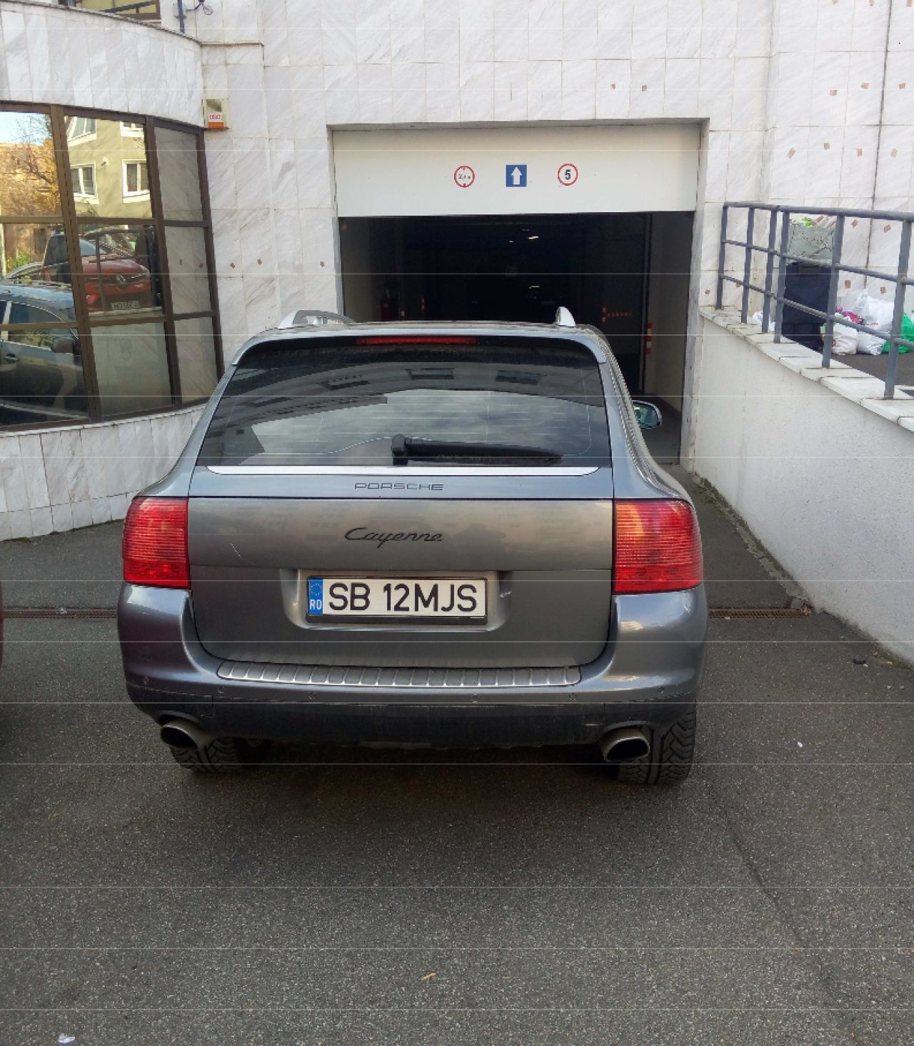 Porsche Cayenne, la 4600 de euro! ANAF scoate un parc auto la vanzare. Masina care costa 513 lei_2