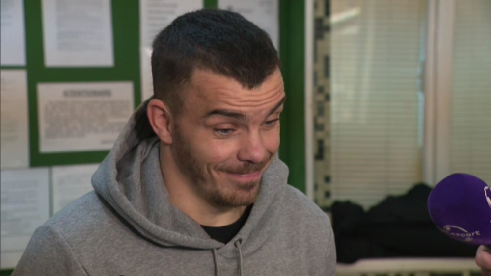 Revolutia anonimilor la Dinamo. Daca nu ma insel, baiatul blond e portar! :)) GENIAL! Dan Nistor, SEF la reunirea lui Dinamo! Cea mai tare declaratie a inceputului de an