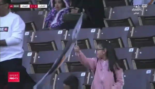 Reactia lui Sumudica dupa ce un jucator a venit sa bata palma cu el