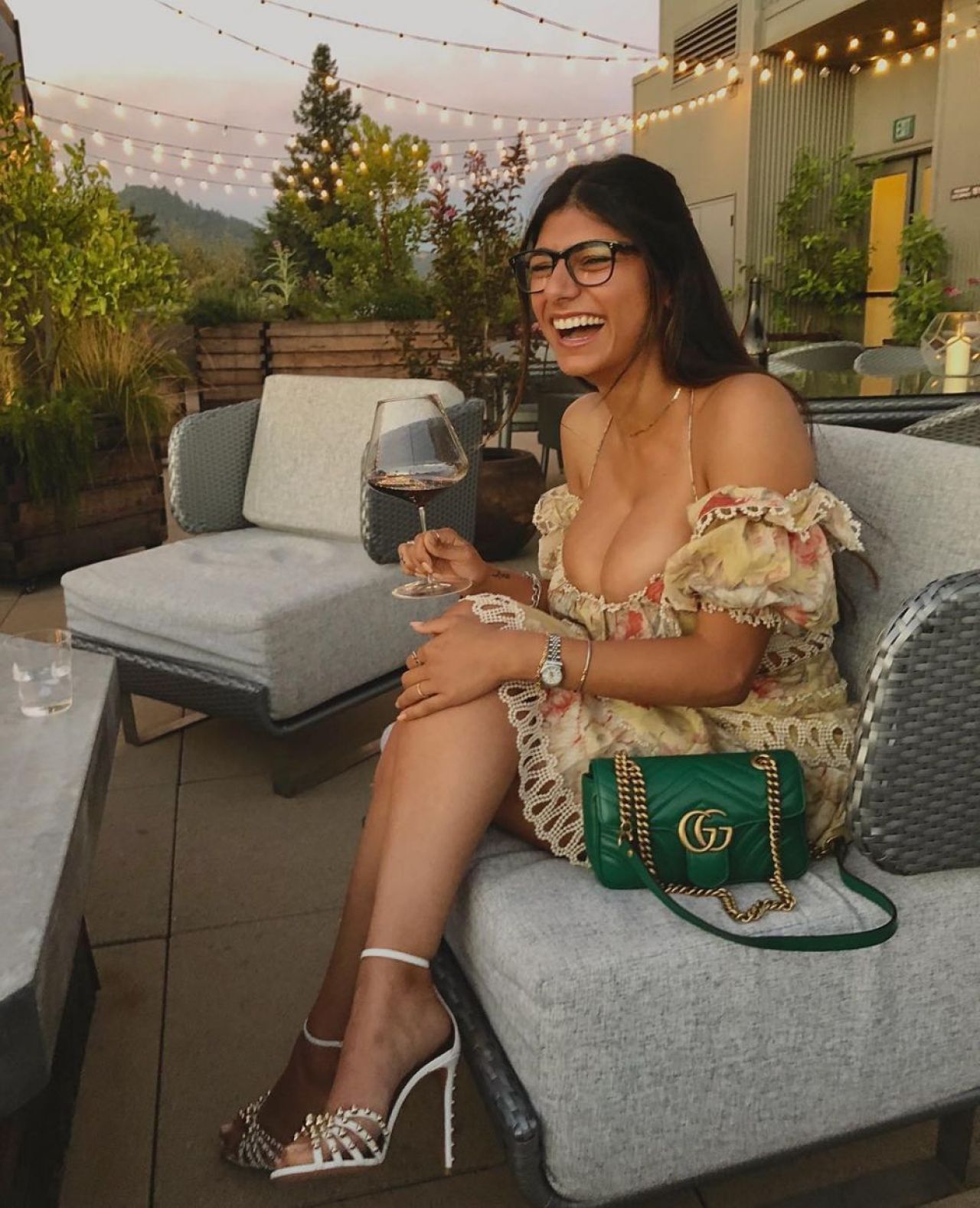 Jucatorii lui West Ham nu s-au putut abtine! Cum au reactionat cand au vazut-o pe Mia Khalifa pe tunelul spre vestiare! FOTO_7