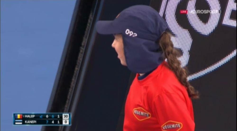 Kanepi a lovit cu mingea un copil de pe margine! Reactia senzationala a Simonei Halep in timpul meciului_2