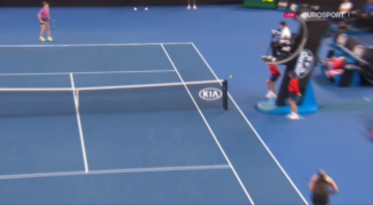Kanepi a lovit cu mingea un copil de pe margine! Reactia senzationala a Simonei Halep in timpul meciului_6