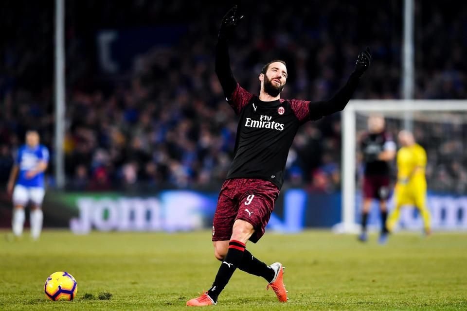 FABULOS! Higuain a incercat sa se ascunda degeaba! Motivul pentru care atacantul are kilograme in plus. FOTO_3