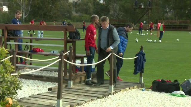 A venit dupa Man? Un antrenor LEGENDAR a venit la antrenamentul FCSB din Spania. Galerie FOTO_5