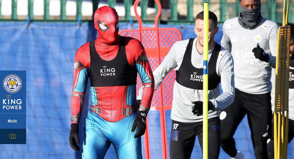 Campionul din Premier League care a aparut deghizat in Spiderman la antrenament: