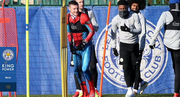 Campionul din Premier League care a aparut deghizat in Spiderman la antrenament: 