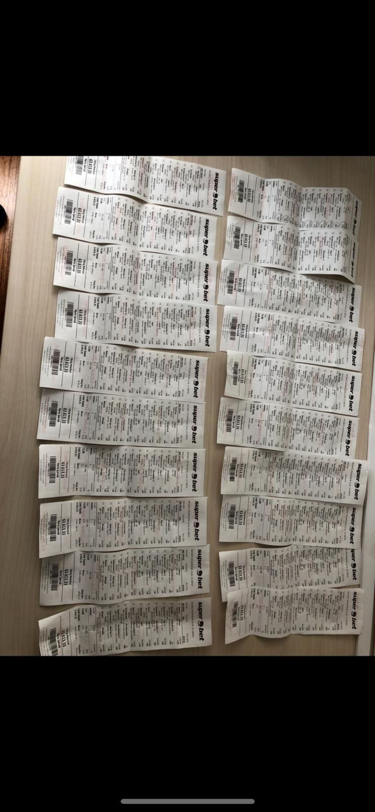 RECORD INCREDIBIL la pariuri in Romania! Au luat peste 270 000 de euro! 3 romani au dat lovitura cu 11 rezultate corecte. Biletul FABULOS a iesit cu 3 secunde inainte de final_2