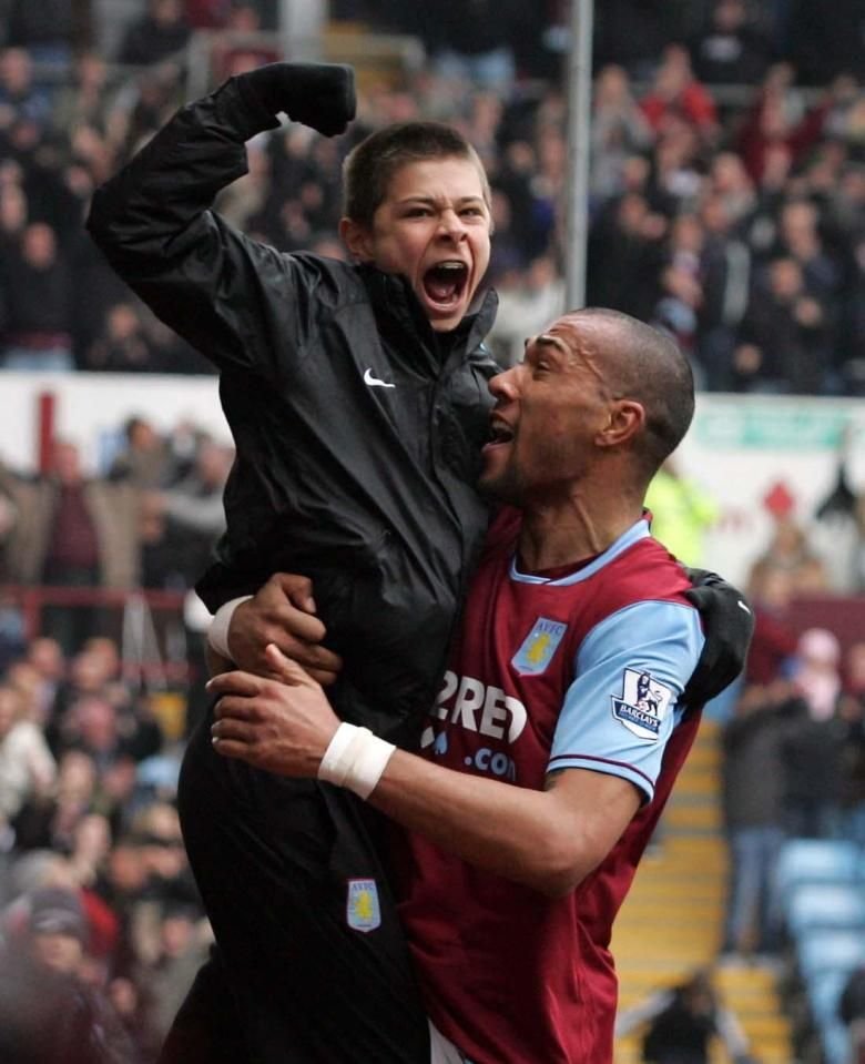 Il mai tii minte pe John Carew? UCIGASUL Rapidului din Cupa Cupelor a suferit o transformare uluitoare. Ce meserie are acum. FOTO_15