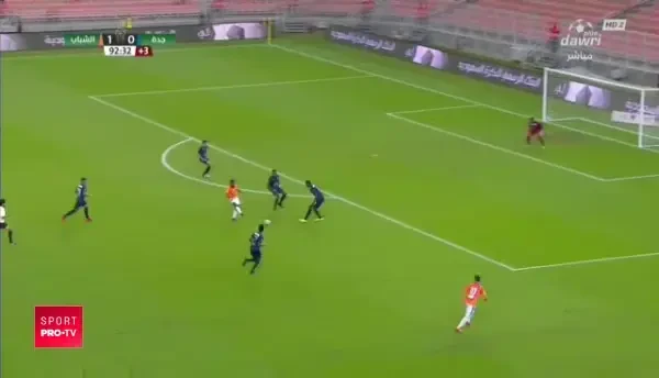 Pasa de gol Budescu in victoria lui Al Shabab din Cupa