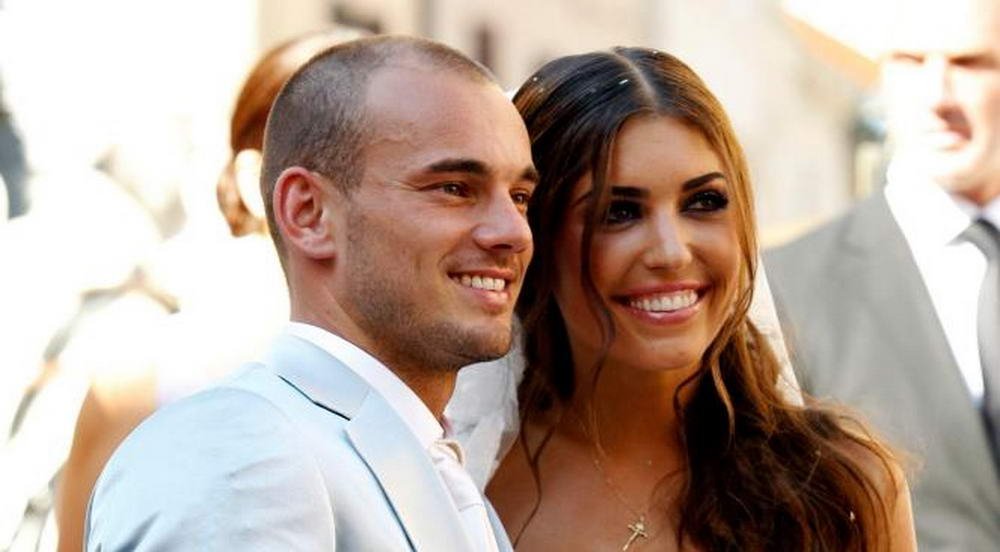 Putine sotii de fotbalist sunt ca ea! Sotia lui Sneijder salveaza minorele de la abuzuri sexuale. FOTO_20