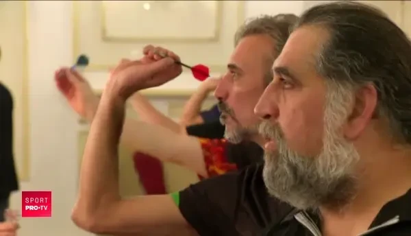 Peste 300 de concurenti din 40 de tari au venit la turneul la darts de la Bucuresti! Turneul e la ProX, ora 20:00