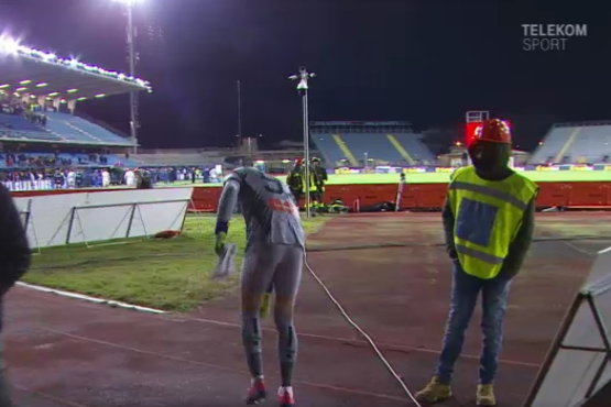 Fanii Genoa, innebuniti dupa Radu! Imagini amuzante la finalul meciului: romanul a ramas in chiloti :)_3