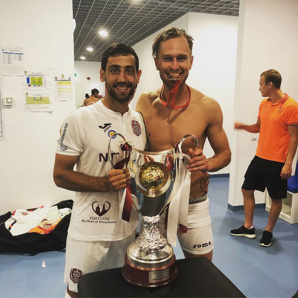 Fotomodelul din lotul lui CFR Cluj. Campioana are un jucator obisnuit cu sedintele foto_4