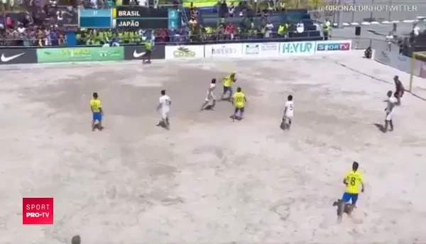 Ronaldinho, ZEUL PLAJELOR la 38 de ani! Brazilianul a facut spectacol din nou in tricoul nationalei. VIDEO