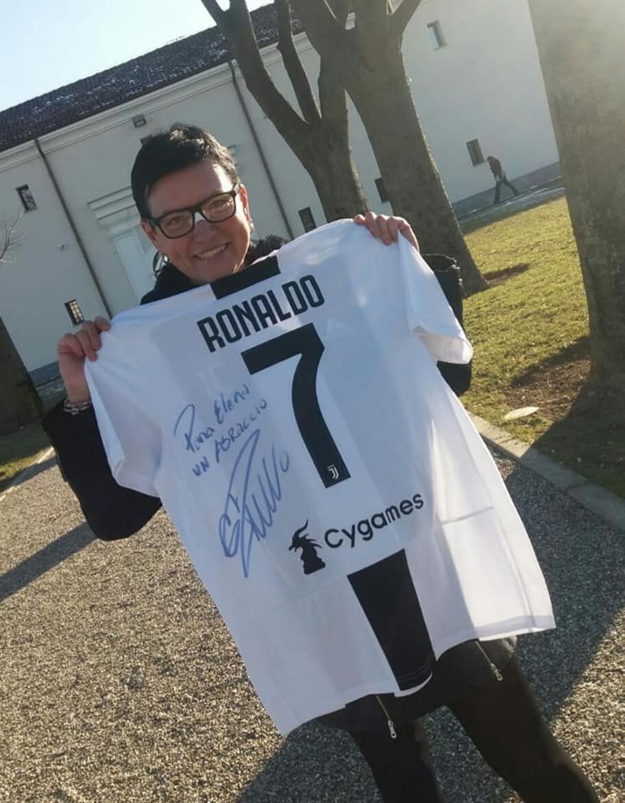 Ce gest a facut Cristiano Ronaldo pentru femeia careia i-a SPART nasul! Portughezul a invitat-o la antrenament. FOTO_1