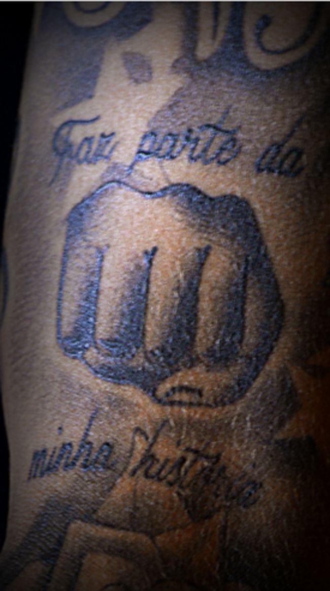 O noua accidentare, un nou tatuaj! Neymar si-a facut un desen IMENS cu supereroi pe spate! FOTO_16