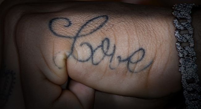 O noua accidentare, un nou tatuaj! Neymar si-a facut un desen IMENS cu supereroi pe spate! FOTO_19