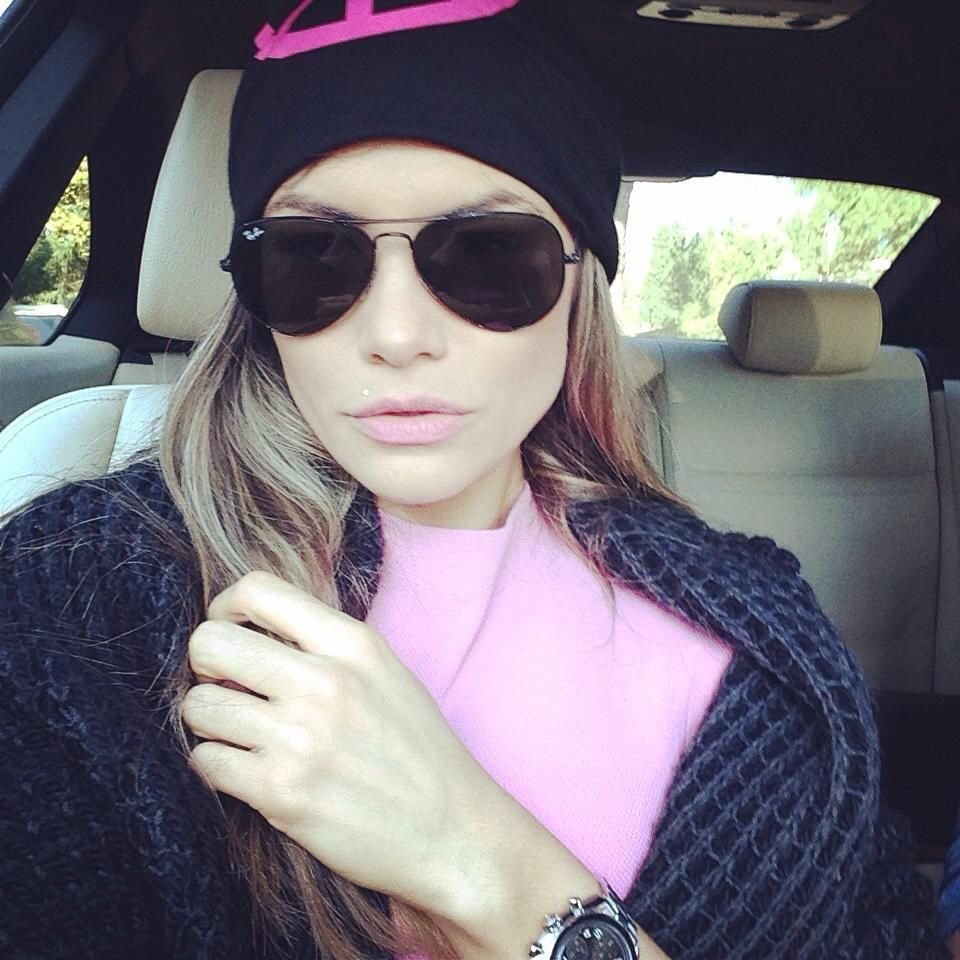 Multi o considera cea mai SEXY sotie de fotbalist roman! Antoaneta i-a dat o veste uriasa lui Tatarusanu: va fi din nou tata! FOTO_4