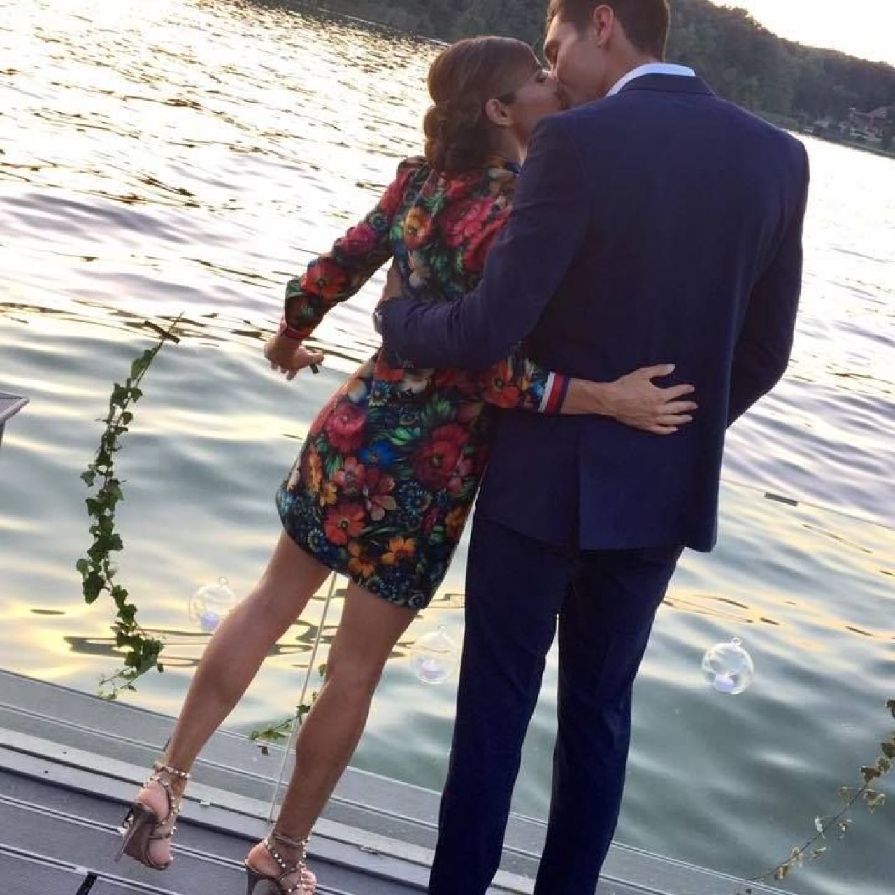 Multi o considera cea mai SEXY sotie de fotbalist roman! Antoaneta i-a dat o veste uriasa lui Tatarusanu: va fi din nou tata! FOTO_12