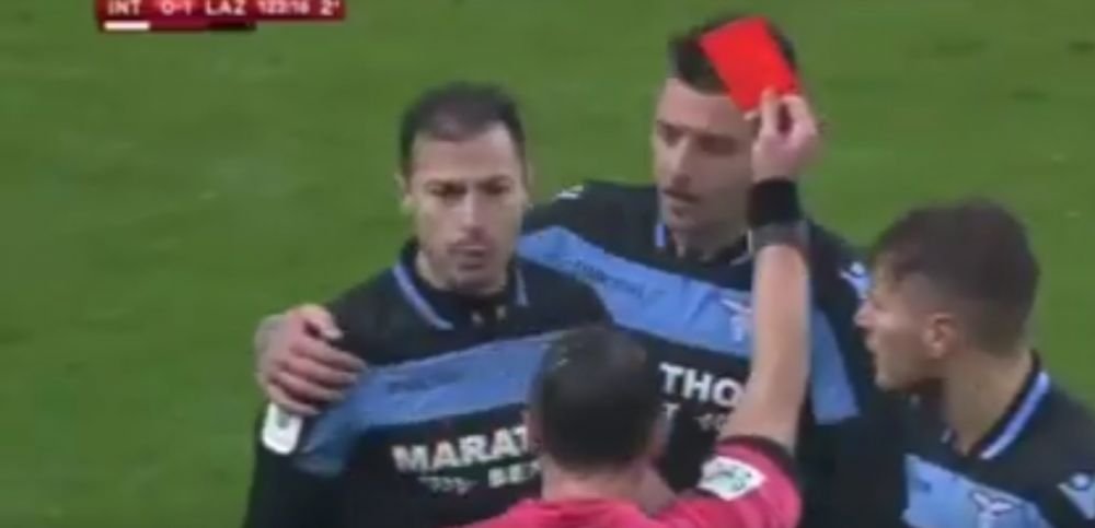 VIDEO | Stefan Radu si-a iesit din minti si a vazut ROSU DIRECT la ultima faza a meciului cu Inter! Decizia VAR care a provocat reactia romanului