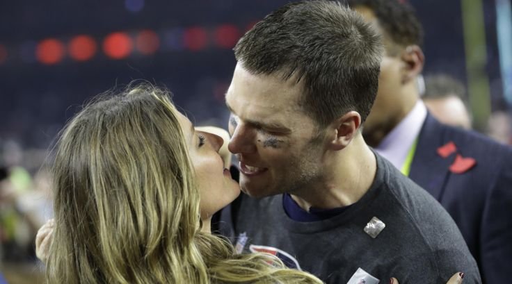 Super Bowl 2019 | Secretul lui Tom Brady, cel mai titrat jucator din istorie! FOTO