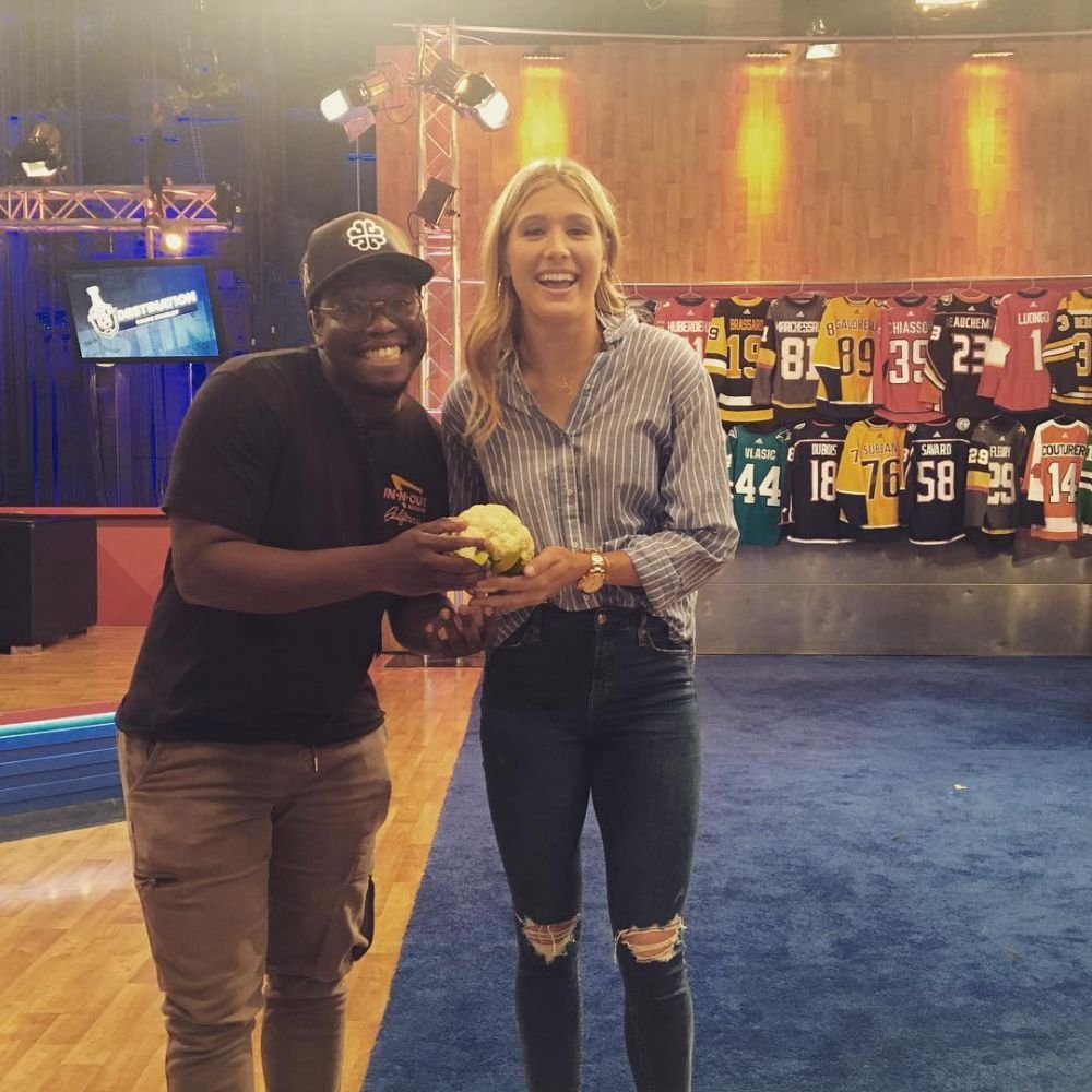 Astia am putea fi noi Cu cine s-a cuplat Bouchard cu ocazia Super Bowl. FOTO