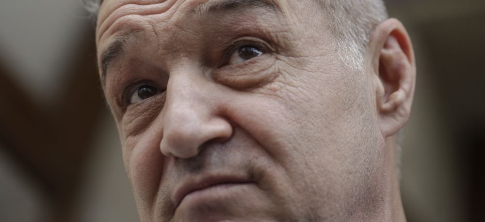 Dezvaluiri INCREDIBILE! A jucat la Steaua si a fost printre favoritii lui Becali. Azi apare CLIENT al unui traficant de droguri!