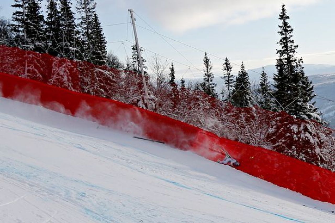 Lindsey Vonn, accidentare dramatica la ultimul concurs din cariera! Legenda americana si-a anuntat retragerea. VIDEO_3