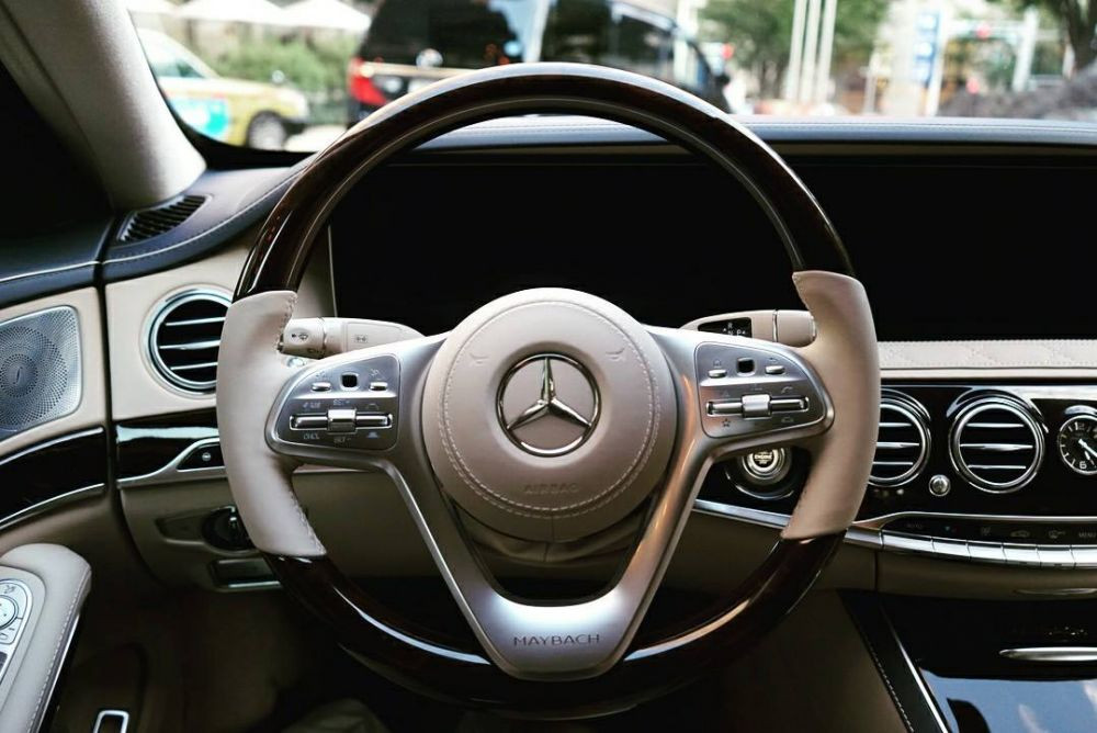 Borcea si-a luat limuzina ca Becali de 200.000 euro, dar vrea s-o schimbe: Ma ia ameteala in ea! Cate masini a avut pana acum