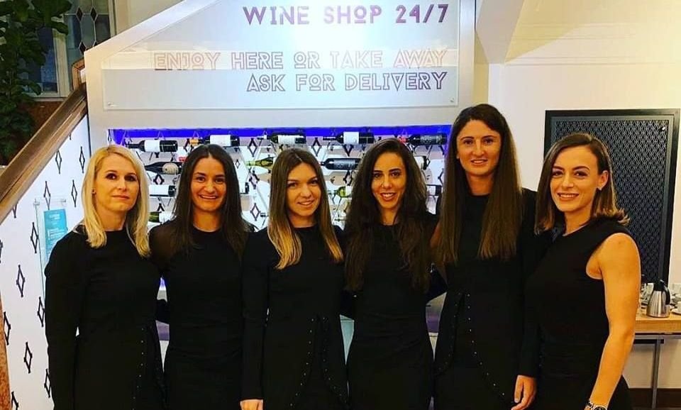 CEHIA - ROMANIA FED CUP | Romancele au stralucit la dineul oficial de la Ostrava! Ce tinute au purtat Halep, Buzarnescu si celelalte sportive la petrecere. FOTO