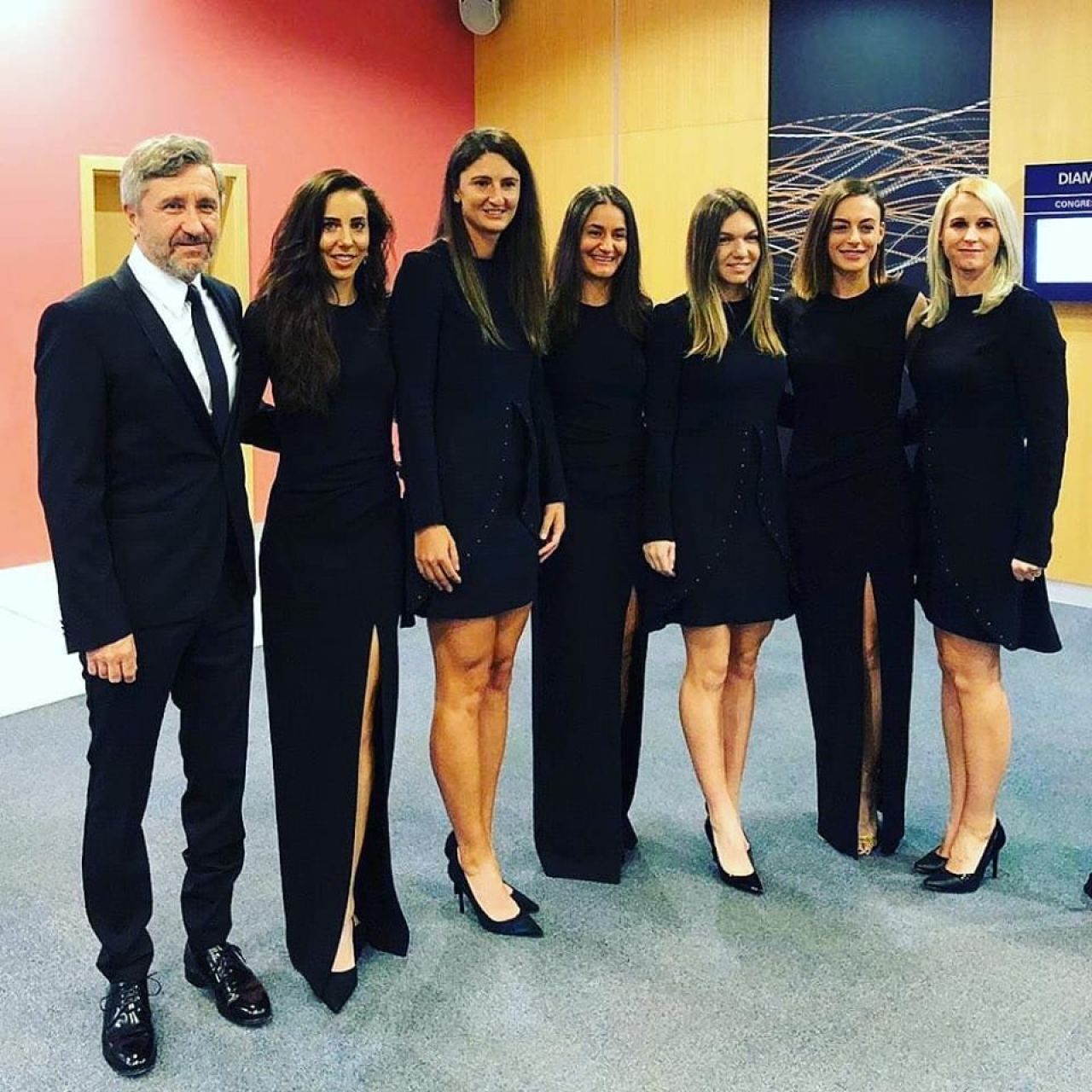 CEHIA - ROMANIA FED CUP | Romancele au stralucit la dineul oficial de la Ostrava! Ce tinute au purtat Halep, Buzarnescu si celelalte sportive la petrecere. FOTO_4