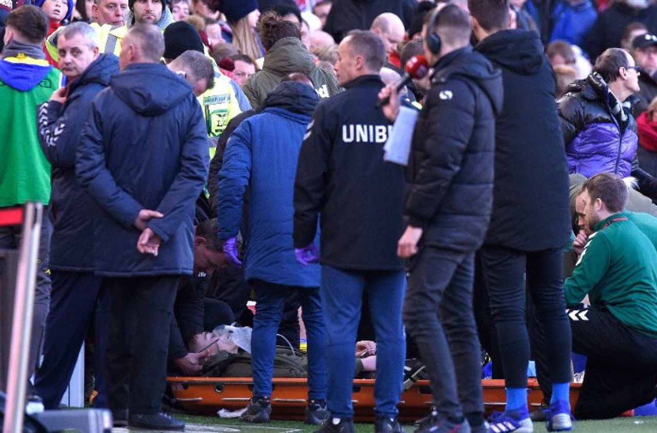 Incident bizar in Championship! I s-a facut rau pe banca si a fost dus la spital! Ce s-a intamplat!_2